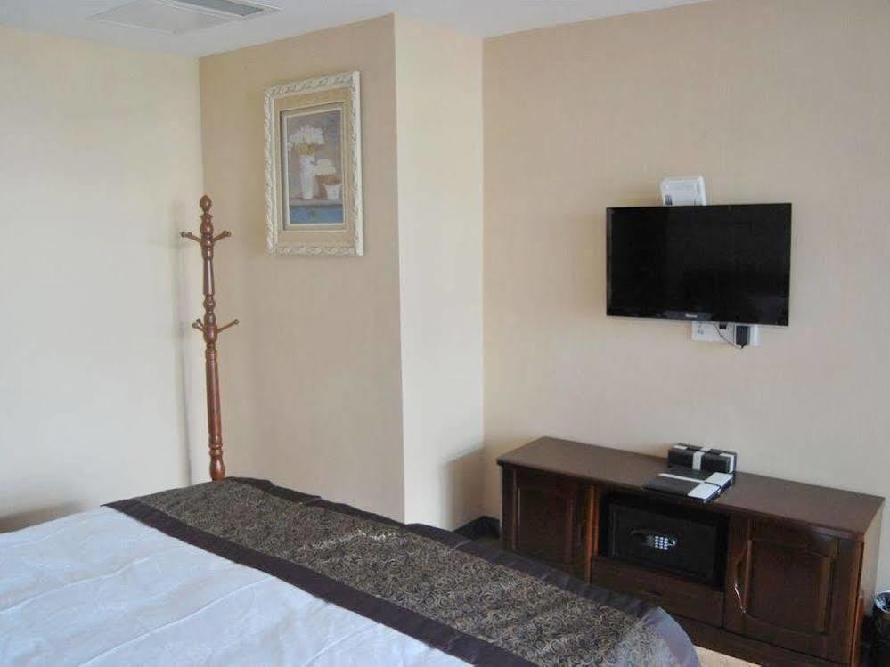 Mo'Er Holiday Hotel Nantong Exterior photo