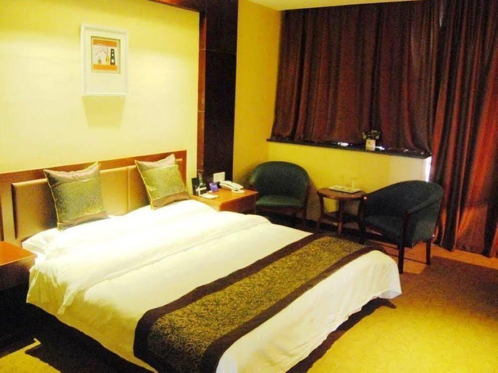 Mo'Er Holiday Hotel Nantong Exterior photo