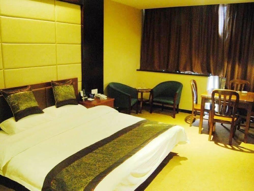 Mo'Er Holiday Hotel Nantong Exterior photo